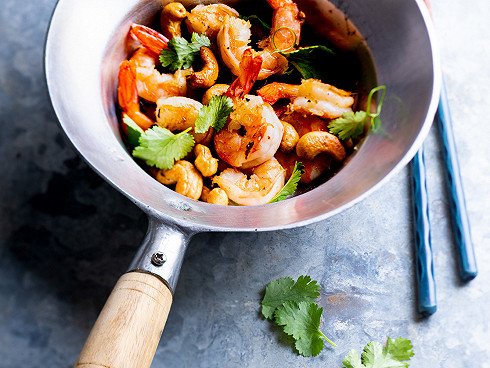 Wok de crevettes aux noix de cajou sauce soja et coriandre